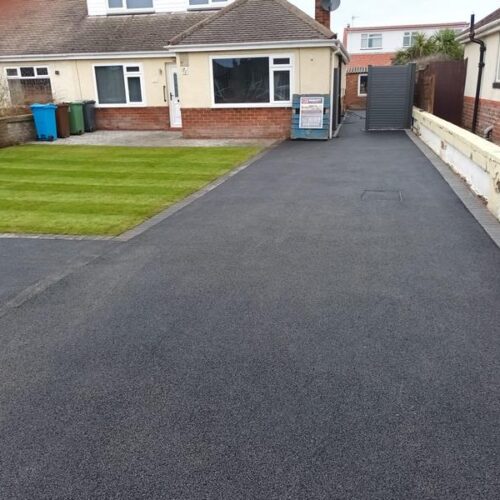 composite fencing tarmac 06
