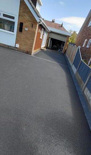 wigan-horseshoe-tarmac-driveway-01